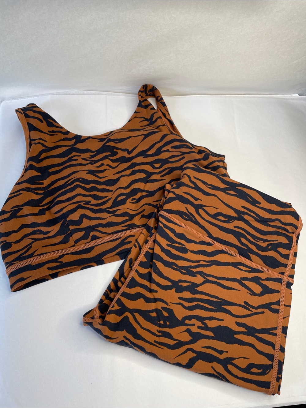 Savvi Women's Tiger-Print Leggings &‎ Sports Bra Set - Rust Black